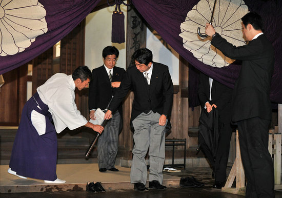 安倍晋三连续5年向靖国神社“献祭”