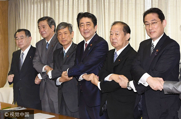 新阁僚刚上任就“丢人” 安倍改组内阁“白忙活”了？