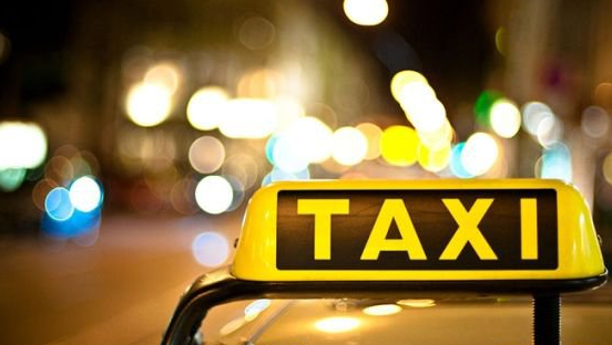 城区出租车实行等候计时收费 每满5分钟收取1.5元