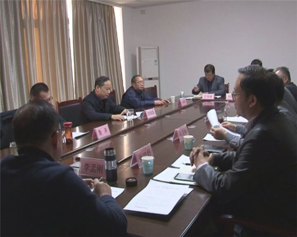 刘培国参加指导区政府办公室党组民主生活会