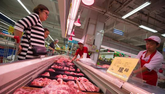 日媒称中美贸易摩擦影响国际大宗商品 猪肉、大豆价格下跌