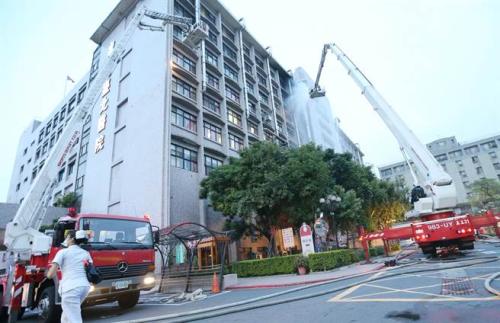 台媒：台北医院大火 目前已致9人死亡、16人受伤