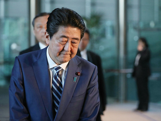 日本靖国神社举行秋季大祭 安倍晋三供奉供品