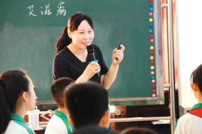 关于性，孩子们知道什么？成都大学教授举行讲座