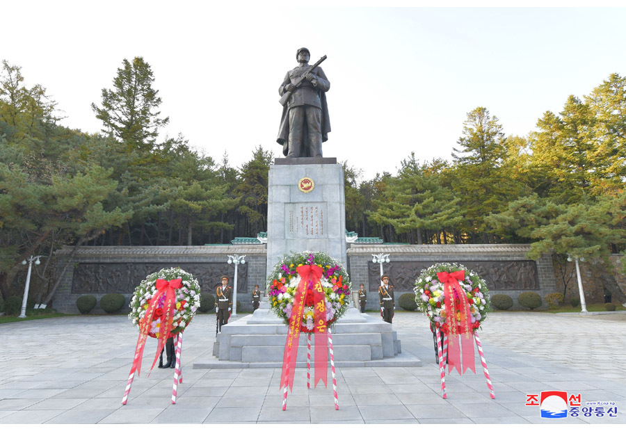 金正恩送花圈：朝鲜永远铭记中国人民志愿军丰功伟绩