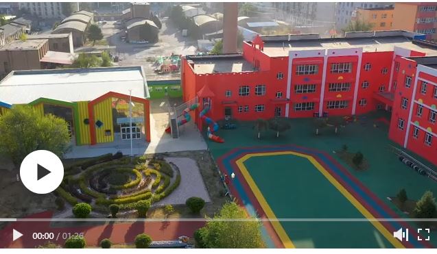 万人说新疆丨彩色校园里，孩子们快乐成长