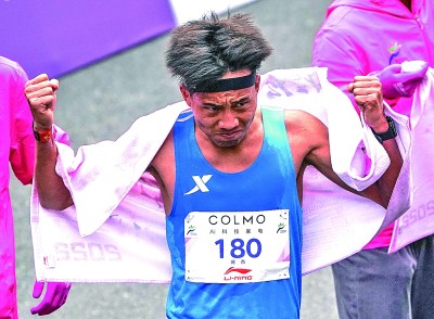“扛着中国马拉松再攀高峰”——尘封15年的男子马拉松全国纪录被打破
