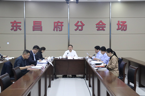 东昌府区人民政府党组理论学习中心组进行集体学习