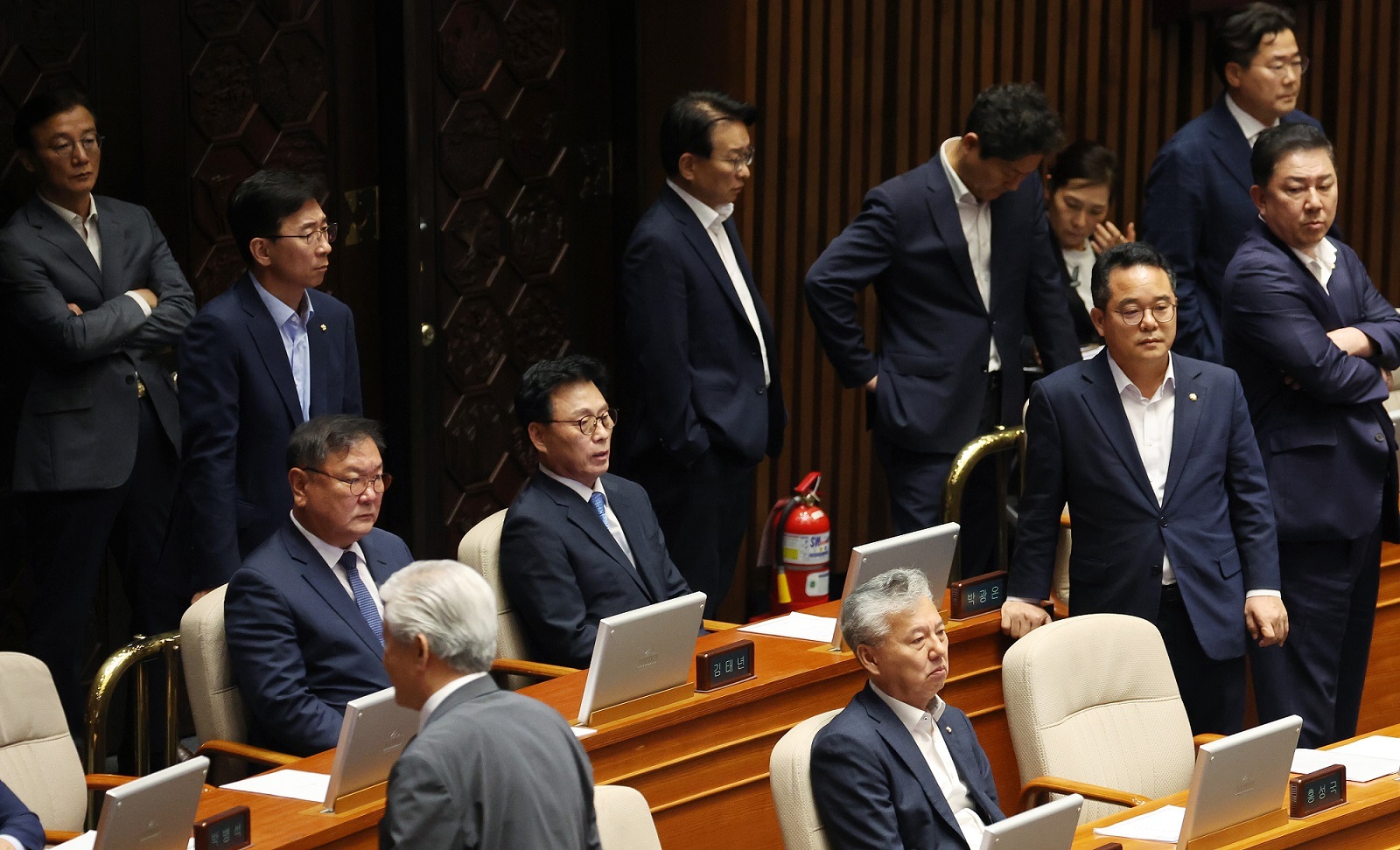 韩国最大在野党共同民主党国会院内领导层集体辞职