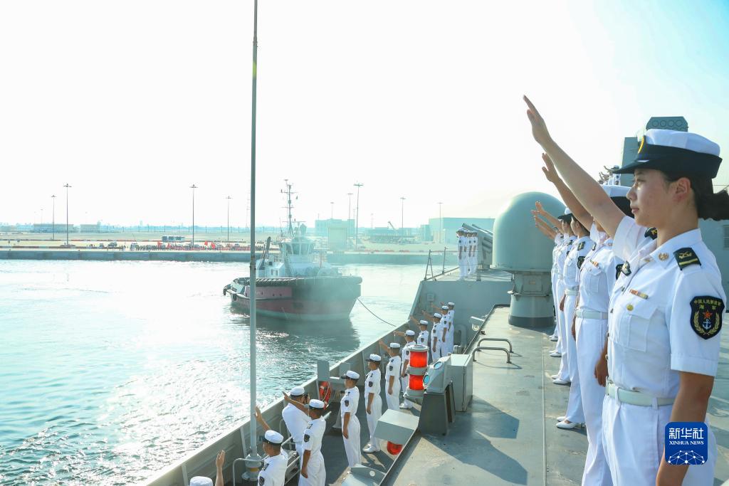 中国海军第44批护航编队结束对卡塔尔友好访问