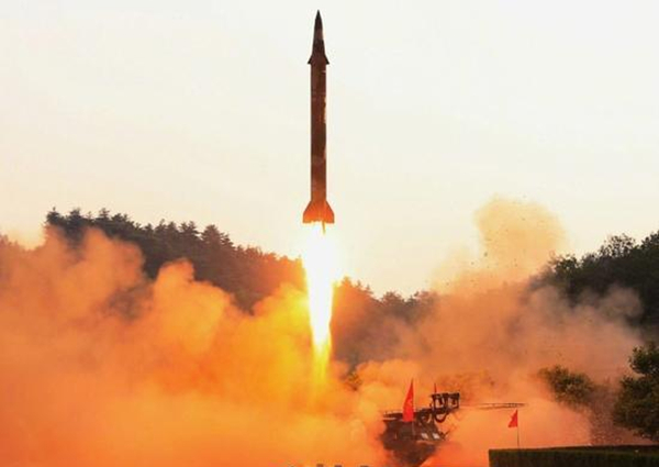 日本说朝鲜发射一枚导弹从北海道上空飞过
