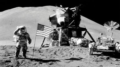 特朗普宣布美国宇航员将重返月球