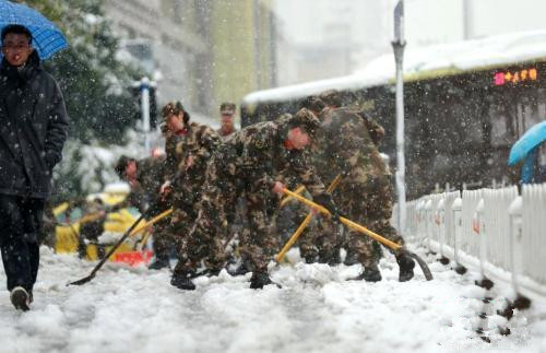 多地积雪深度破历史极值 今夜起迎新一轮降雪