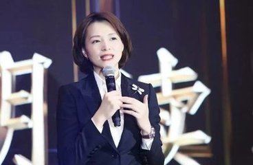 朗读者》展现温暖情怀 董卿：文字之美难以抗拒