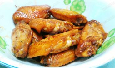 鸡翅里含脂肪多 少吃油炸和蜜汁鸡翅